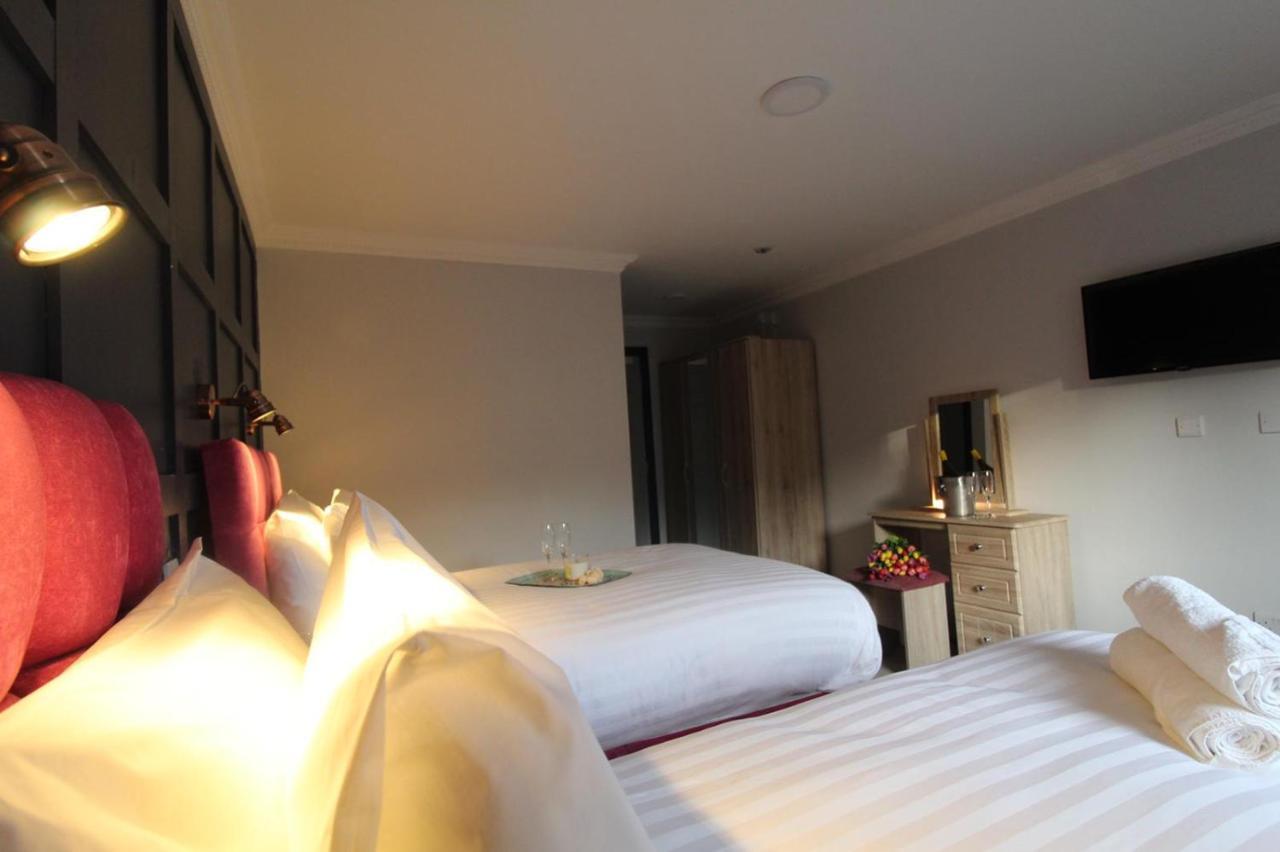 The Dutch Tulip Hostel Mallow Ngoại thất bức ảnh